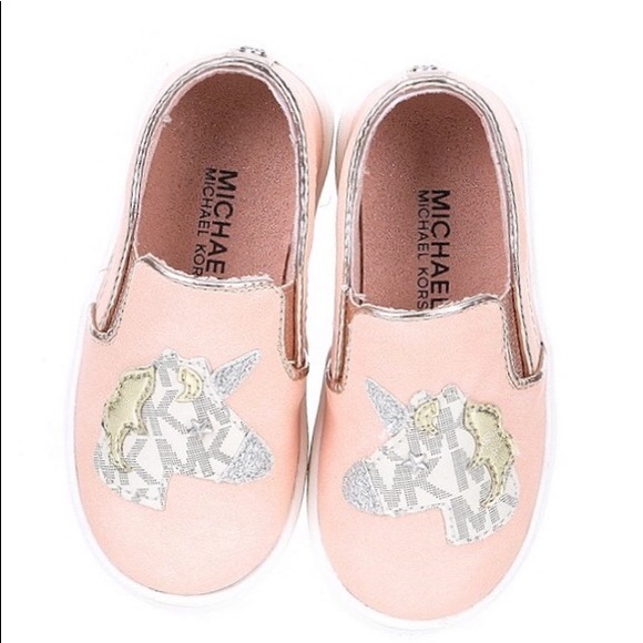 michael kors travel purse